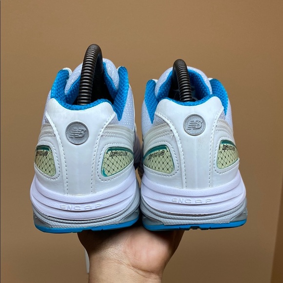 New Balance 1540 V2 Encap Rollbar White Blue Gray Walking Sneakers Size 8.5 - Picture 14 of 17